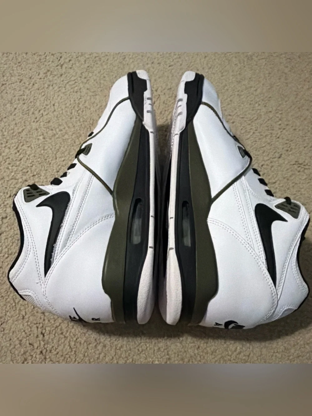 NIKE Men’s Size 11.5 AIR FLIGHT 89  Shoes Sneakers Olive Green CJ5390-101 NEW
